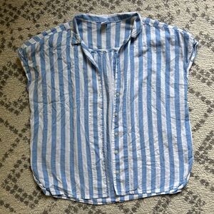 Old navy women’s striped button down with capped sleeves medium